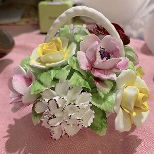 1950s Vintage Royal Doulton EnglandFlower Basket. Beautiful bright colors. EC.
